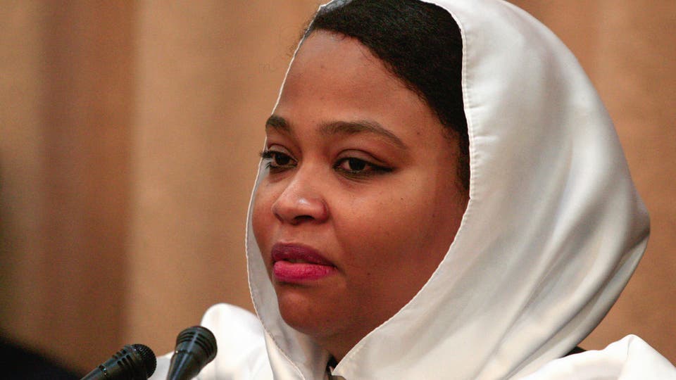 أول وزيرة سودانية تعلن إصابتها بكورونا: أبلغت من خالطني
