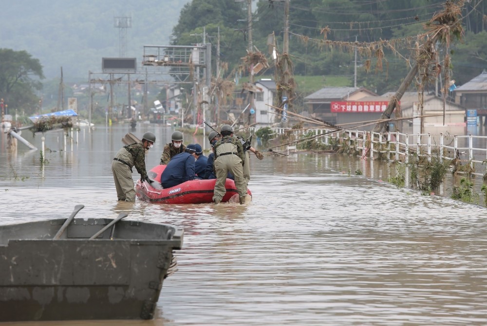 قتلى ومفقودون جراء الفيضانات جنوب اليابان – وكالة العهد نيوز