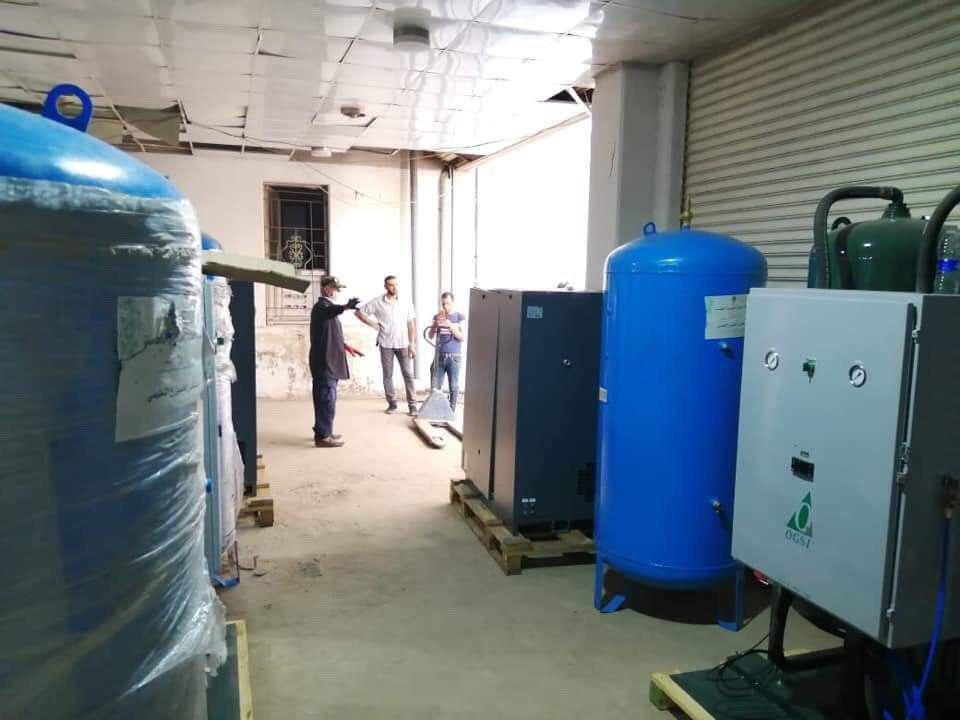 بالصور..  وصول معدات معمل الاوكسجين وتنصيبه لمستشفى الحسين التعليمي في الناصرية