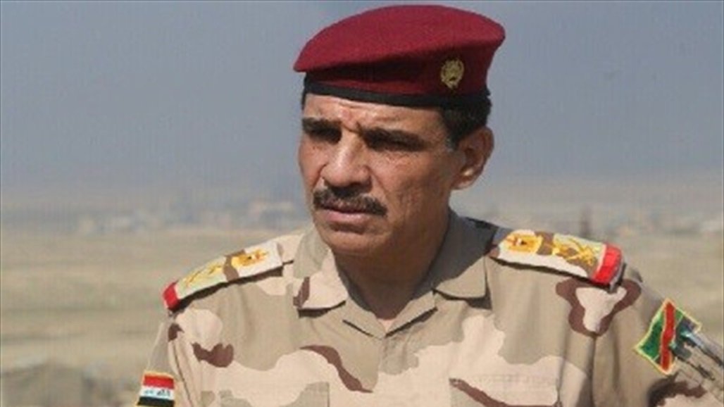 رئيس أركان الجيش يستطلع الطريق الرابط بين النخيب وعرعر