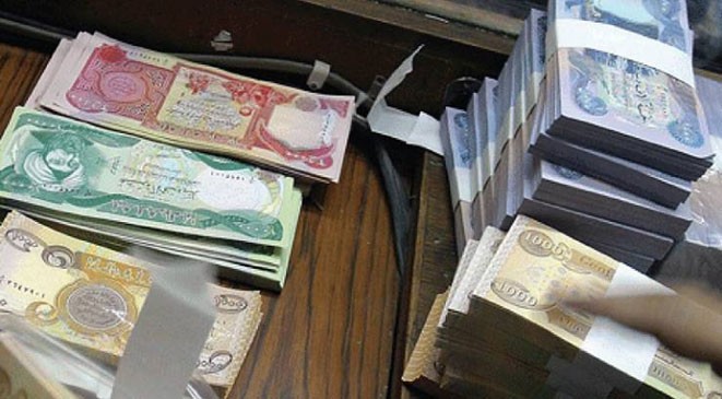المالية النيابية: لايمكن للحكومة ادخار رواتب الموظفين للأشهر المقبلة وفق القانون