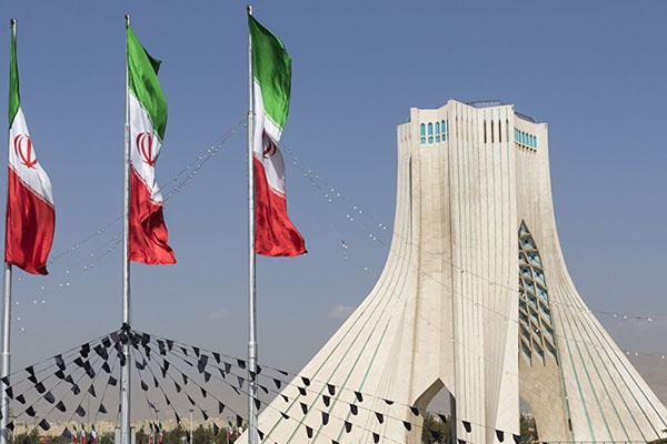 إعادة العقوبات على إيران باطلة قانونا – وكالة العهد نيوز