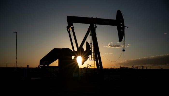 أسعار النفط تهبط مجددا وسط بيانات أمريكية تغذي القلق حيال الطلب