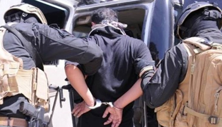 ثلاثة متهمين يتاجرون بالمواد المخدرة بقبضة القوات الأمنية في كربلاء