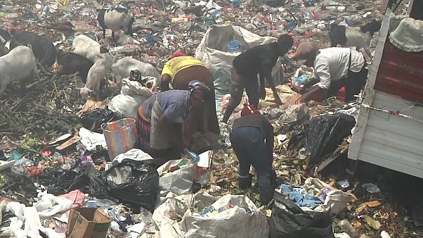 عمال إعادة تدوير النفايات أحدث ضحايا كورونا في كينيا