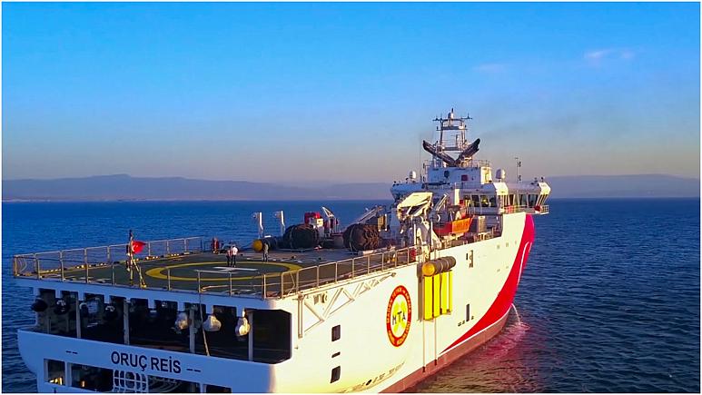 تفاصيل ارسال تركيا سفينة تنقيب عن النفط في إلى مياه متنازع عليها مع اليونان