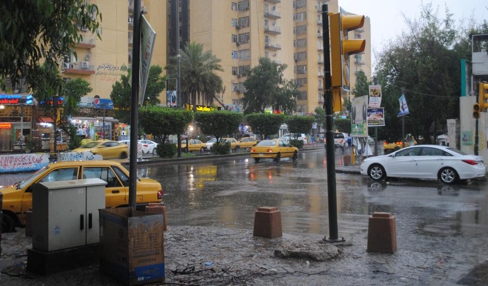 الشهر المقبل.. أول موجة برد وأمطار قوية في العراق