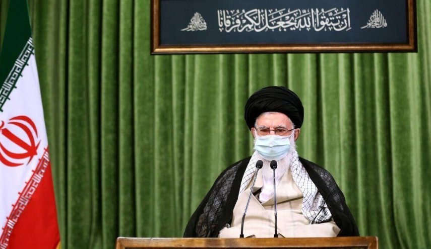 الإمام الخامنئي يؤكد ضرورة اتخاذ قرارات صارمة لمكافحة فيروس كورونا في إيران