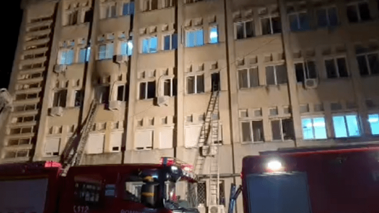 مقتل 10 أشخاص بحريق في مستشفى للمصابين بكورونا في رومانيا