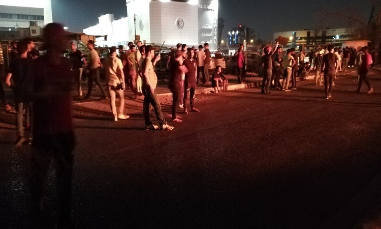 شرطة البصرة: أحداث مؤسفة جرت اليوم في ساحات التظاهر