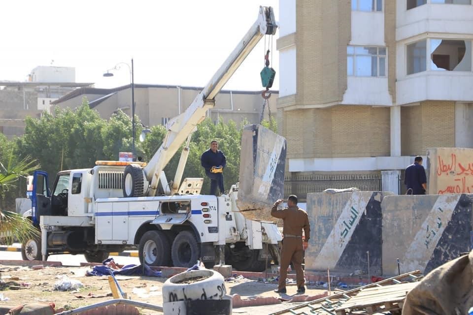 ’بعد عام على إغلاقها’..شرطة النجف تعلن فتح ساحة اعتصام المحافظة ورفع جميع الخيم