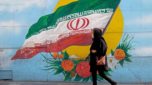 المدعي العام الإيراني يعلن حلّ شرطة الأخلاق