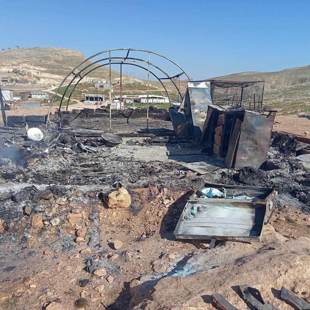 اندلاع حريق داخل مخيم “سردشت” للنازحين في نينوى