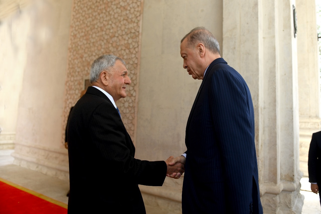الرئيس رشيد يستقبل أردوغان في قصر بغداد